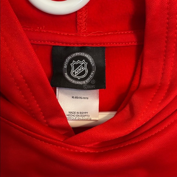 BNWOT NHL Washington Capitals hoodie - size XL youth - Picture 2 of 2